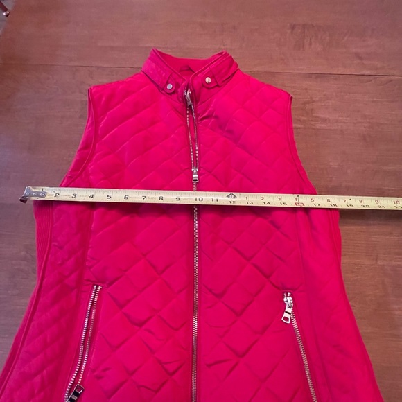 CB Established 1962. Red quilted vest.  EUC. Size M - Picture 4 of 9